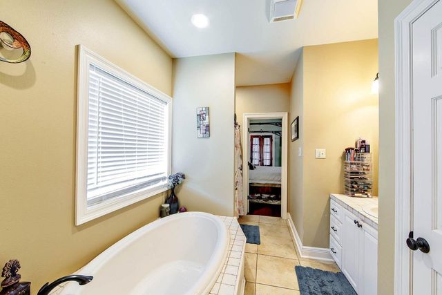 232 East 5th Street, Larose, LA 70373