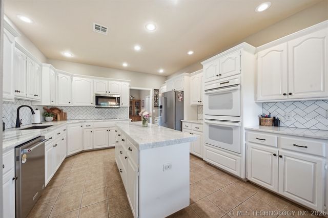 3300 Holly Road, Claremore, OK 74019