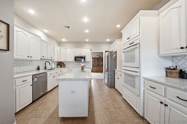 3300 Holly Road, Claremore, OK 74019