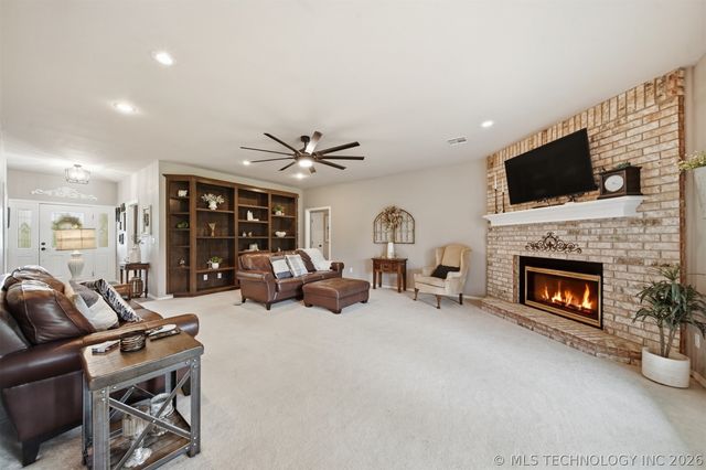 3300 Holly Road, Claremore, OK 74019