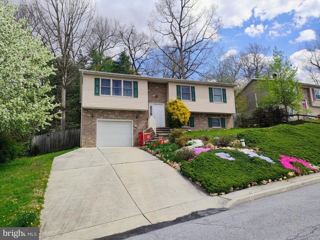 11 INDEPENDENCE DRIVE, Mount Holly Springs, PA 17065