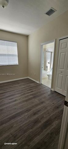 15301 SW 88th Ter 15301, Miami, FL 33196