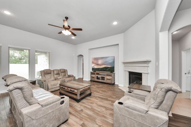 3015 Dawn Light Drive, Rosenberg, TX 77471