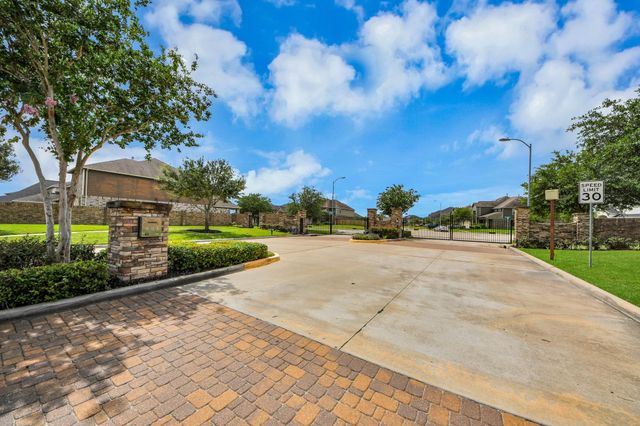 3015 Dawn Light Drive, Rosenberg, TX 77471