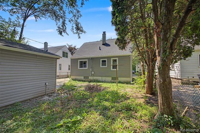 8300 Stout Street, Detroit, MI 48228