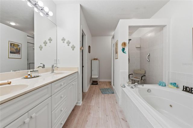 545 PINELLAS BAYWAY S 302, St Petersburg, FL 33715