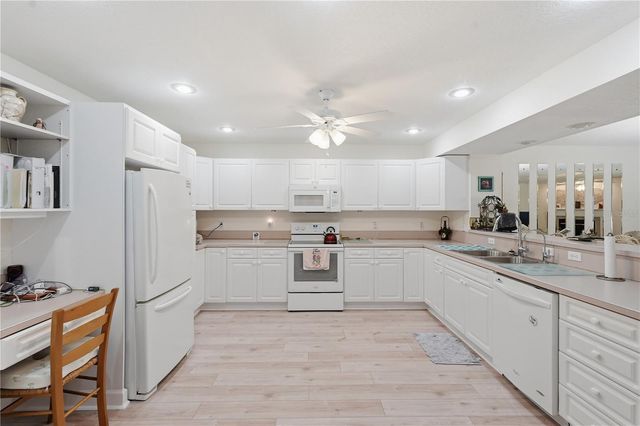 545 PINELLAS BAYWAY S 302, St Petersburg, FL 33715
