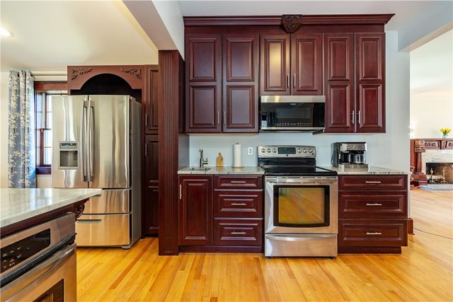 73 Nottingham Drive, Scituate, RI 02831