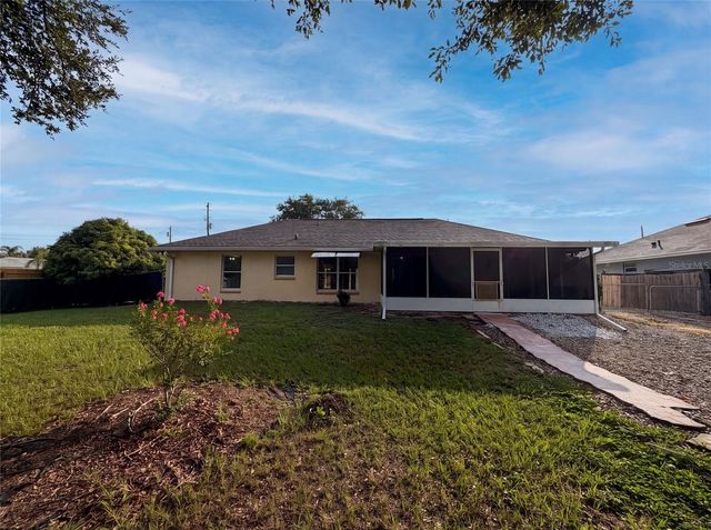314 DUPONT CIRCLE, Howey In The Hills, FL 34737