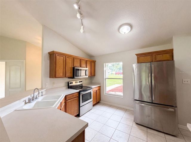 314 DUPONT CIRCLE, Howey In The Hills, FL 34737