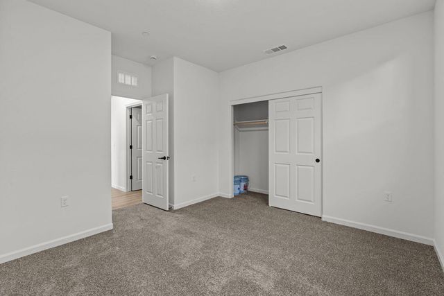 909 Zennor Pl, Patterson, CA 95363