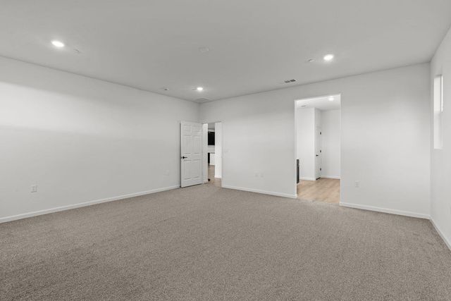 909 Zennor Pl, Patterson, CA 95363