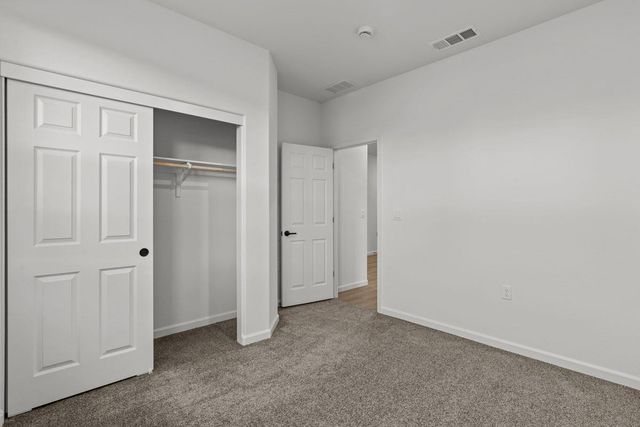 909 Zennor Pl, Patterson, CA 95363