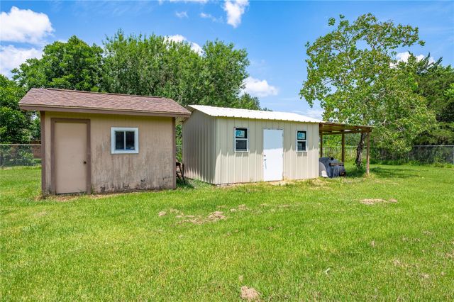 1925 Avenue L, Santa Fe, TX 77510