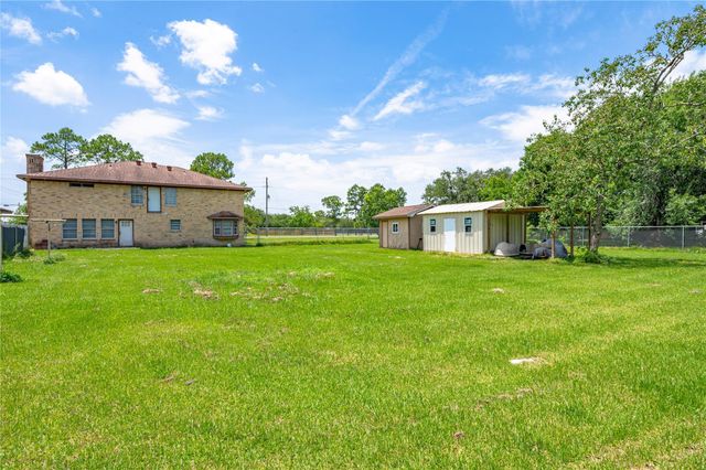 1925 Avenue L, Santa Fe, TX 77510