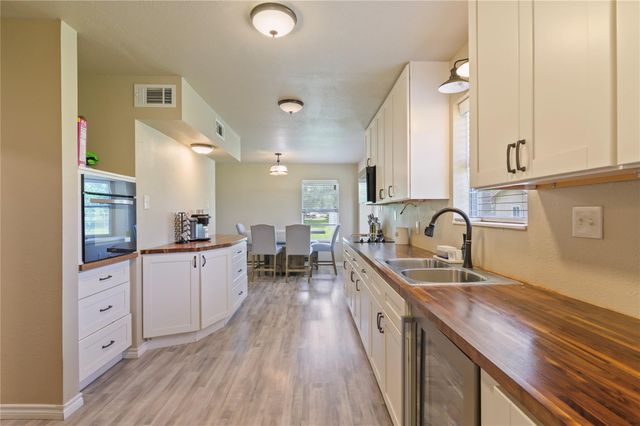 1925 Avenue L, Santa Fe, TX 77510