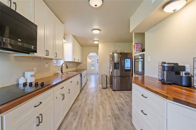 1925 Avenue L, Santa Fe, TX 77510