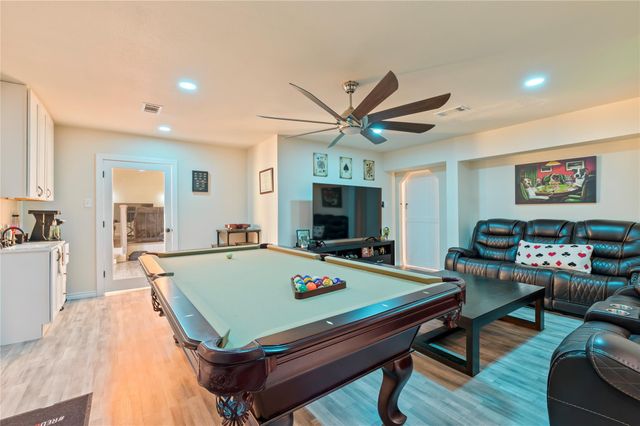 1925 Avenue L, Santa Fe, TX 77510