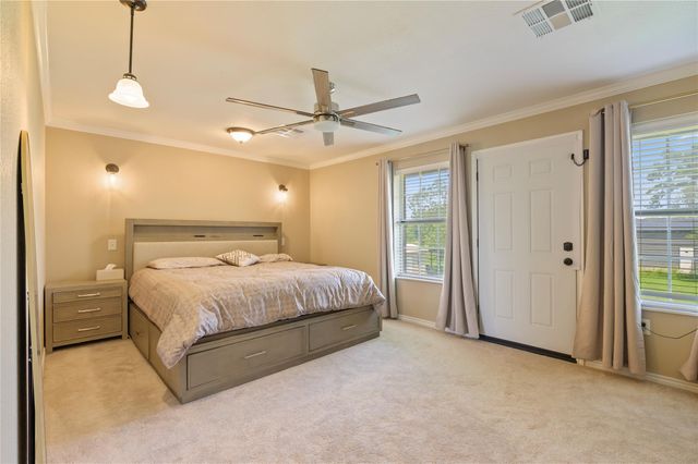 1925 Avenue L, Santa Fe, TX 77510
