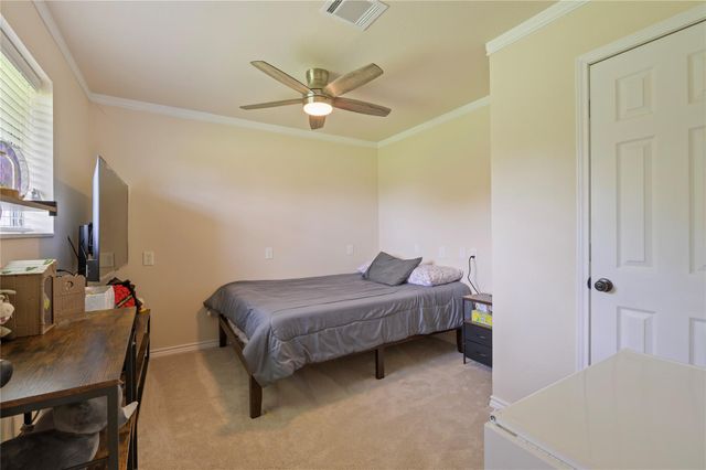 1925 Avenue L, Santa Fe, TX 77510
