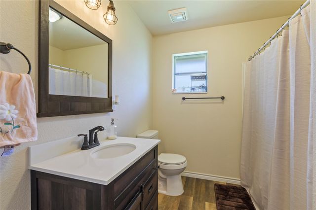 1925 Avenue L, Santa Fe, TX 77510