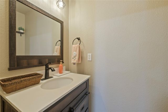 1925 Avenue L, Santa Fe, TX 77510