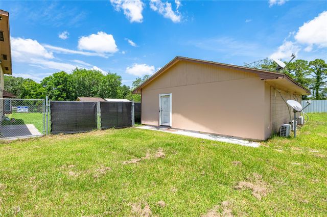 1925 Avenue L, Santa Fe, TX 77510