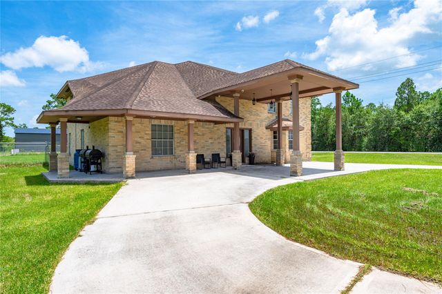 1925 Avenue L, Santa Fe, TX 77510