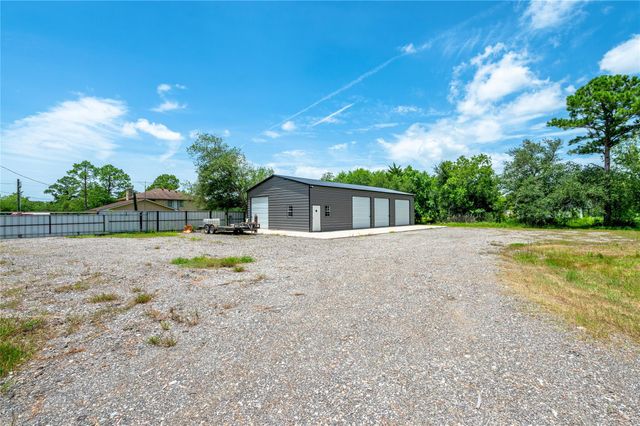 1925 Avenue L, Santa Fe, TX 77510