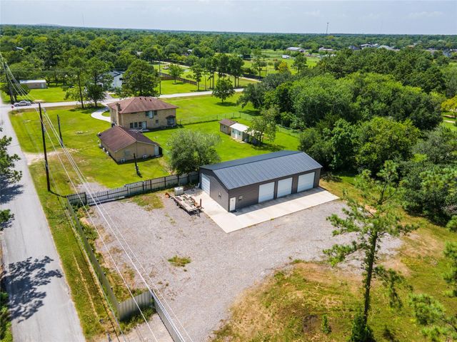 1925 Avenue L, Santa Fe, TX 77510