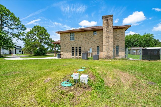 1925 Avenue L, Santa Fe, TX 77510