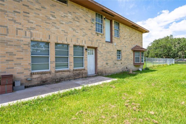 1925 Avenue L, Santa Fe, TX 77510