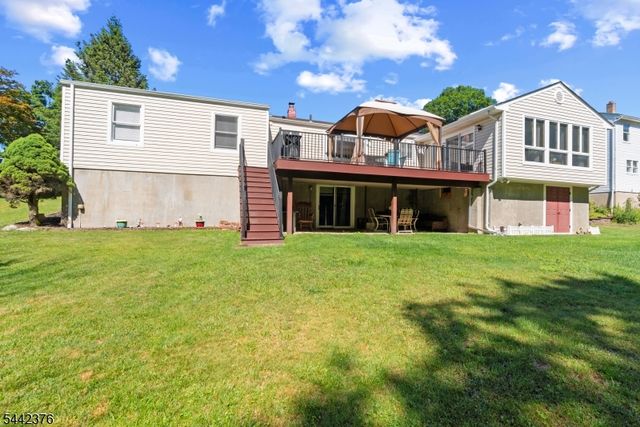 54 Navajo Trl, West Milford Twp., NJ 07480
