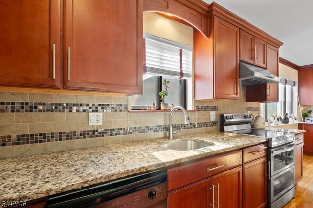 54 Navajo Trl, West Milford Twp., NJ 07480