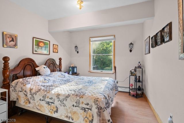 54 Navajo Trl, West Milford Twp., NJ 07480
