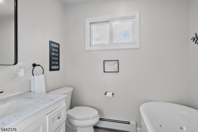 54 Navajo Trl, West Milford Twp., NJ 07480