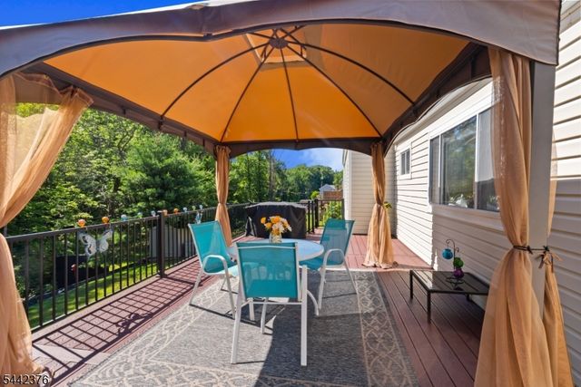 54 Navajo Trl, West Milford Twp., NJ 07480