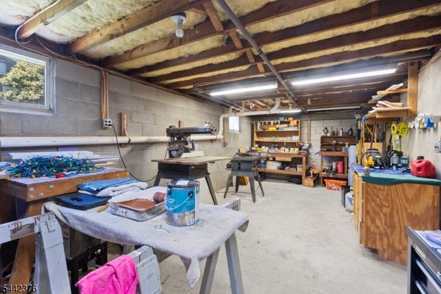 54 Navajo Trl, West Milford Twp., NJ 07480