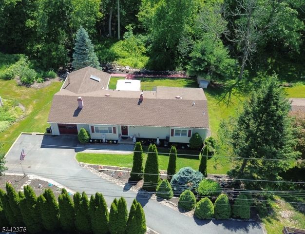 54 Navajo Trl, West Milford Twp., NJ 07480