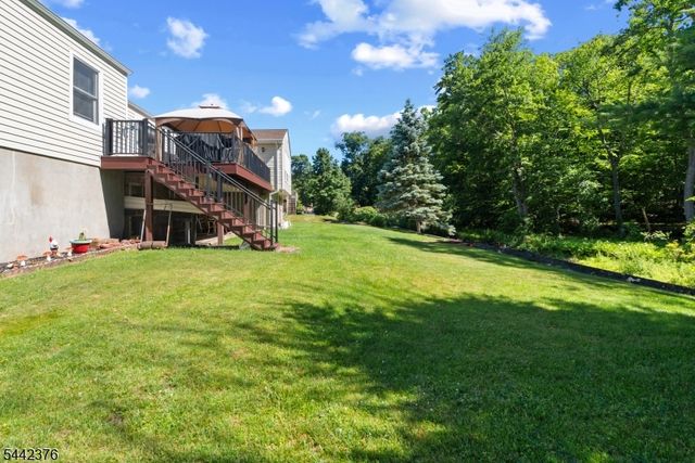 54 Navajo Trl, West Milford Twp., NJ 07480