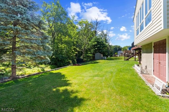 54 Navajo Trl, West Milford Twp., NJ 07480