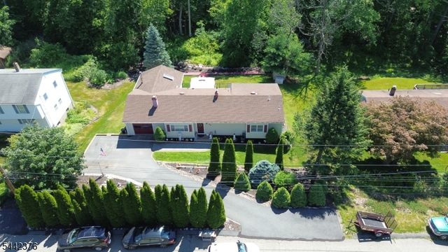 54 Navajo Trl, West Milford Twp., NJ 07480