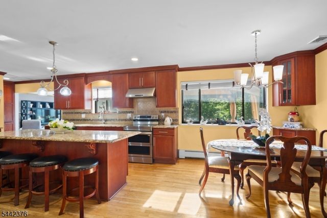 54 Navajo Trl, West Milford Twp., NJ 07480