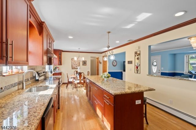 54 Navajo Trl, West Milford Twp., NJ 07480