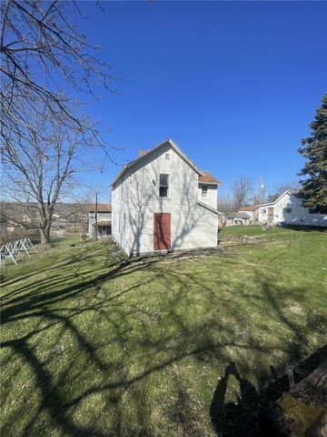 629 Forrest St, New Castle, PA 16101