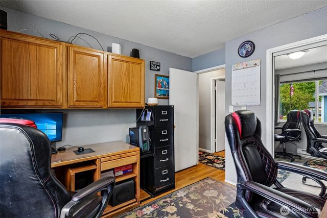 16625 190th AVE SE, Renton, WA 98058