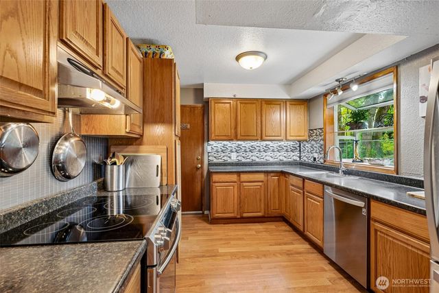 16625 190th AVE SE, Renton, WA 98058