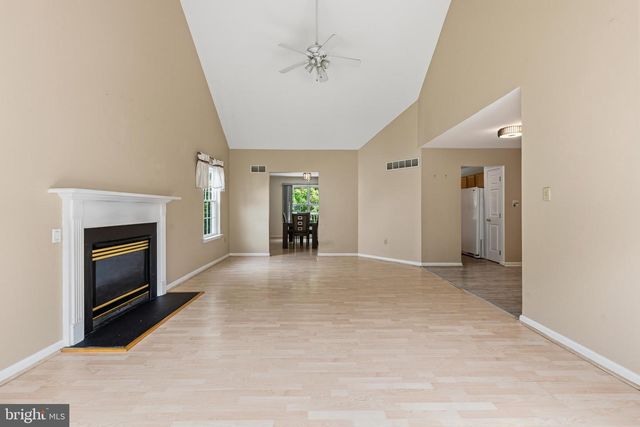 279 E FLAGSTONE DR, Newark, DE 19702