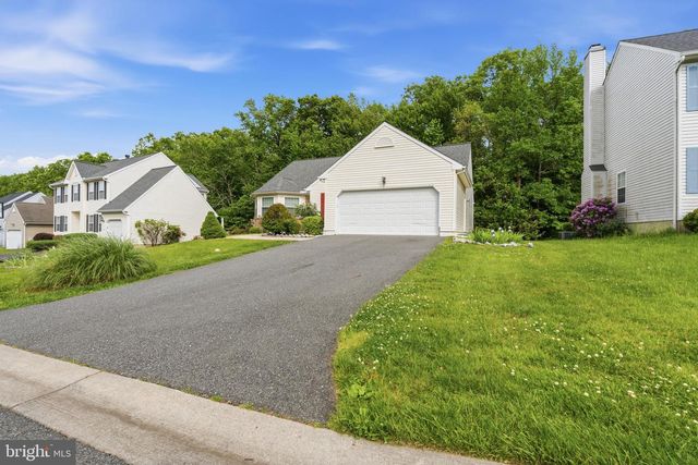 279 E FLAGSTONE DR, Newark, DE 19702