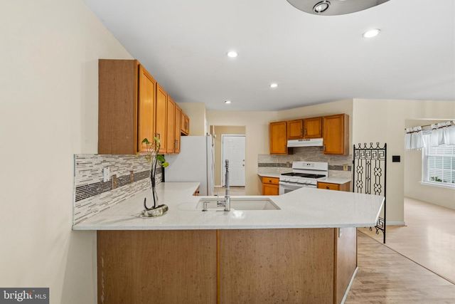 279 E FLAGSTONE DR, Newark, DE 19702